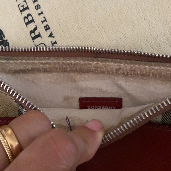 Burberry small shoulder bag in leather - Picture 4 of 6